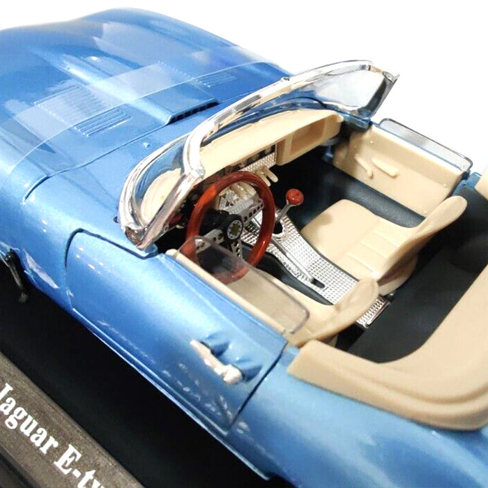 Maisto 1:18 Scale Jaguar E - type Cabriolet Car Model Metallic Diecast With Plastic Part