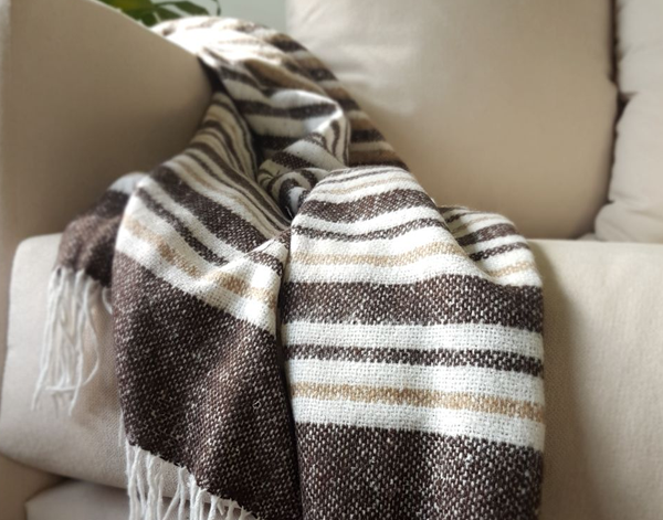 Richmond Throw - Reclaimed Wool Blend Blanket Skillfully Woven in Europe Skin-safe - Tan